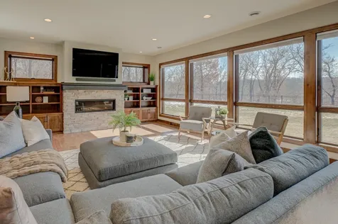 21 Cherrywood Circle North Oaks MN 55127