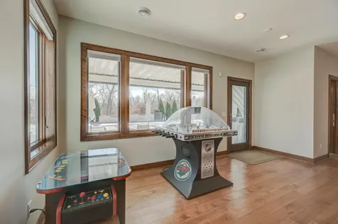 21 Cherrywood Circle North Oaks MN 55127