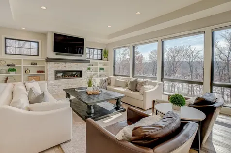 21 Cherrywood Circle North Oaks MN 55127