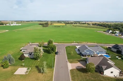 206 Highlands Blvd NE Melrose MN 56352
