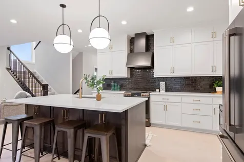 636 Parkside Court Eagan MN 55123