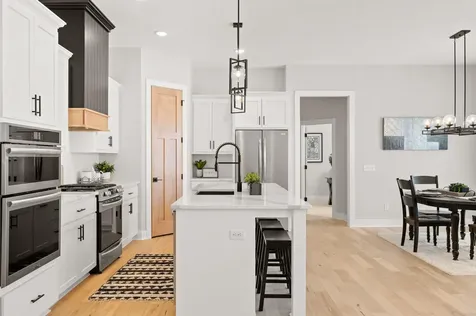 4927 Parkside Circle Eagan MN 55123