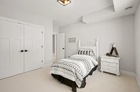 4927 Parkside Circle Eagan MN 55123
