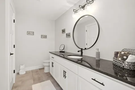 4927 Parkside Circle Eagan MN 55123