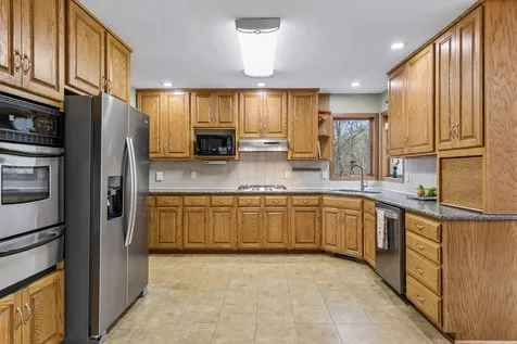 230 Plainview Drive River Falls WI 54022