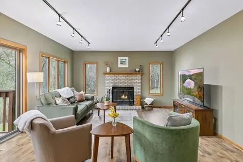 230 Plainview Drive River Falls WI 54022