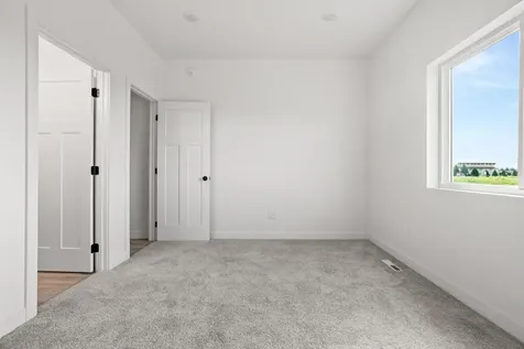 2533 38th Avenue S Moorhead MN 56560