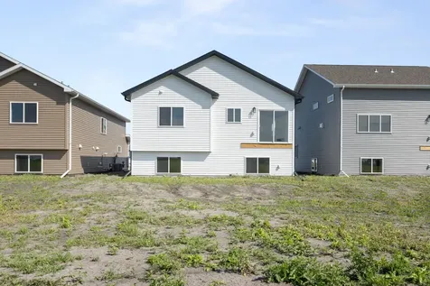 2617 38 Avenue S Moorhead MN 56560
