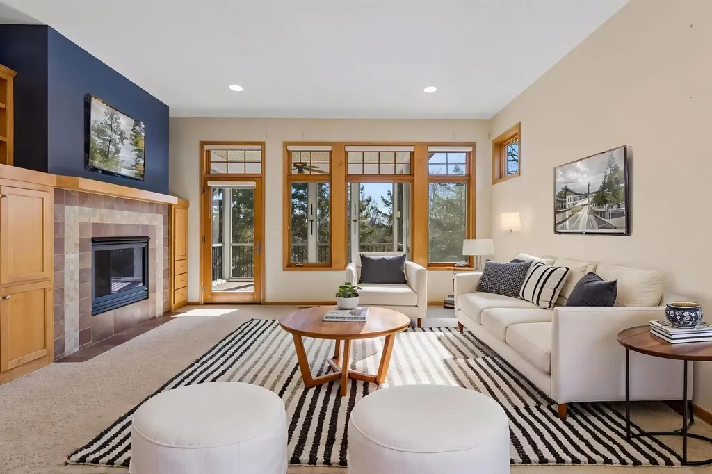 8117 Xerxes Circle Bloomington MN 55431