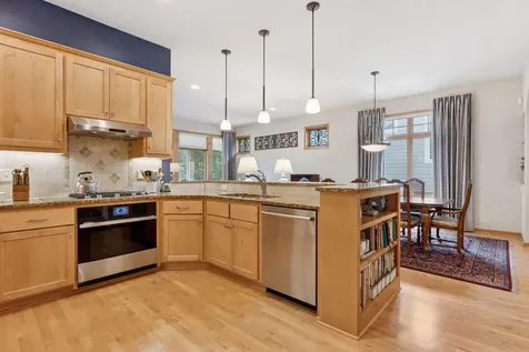 8117 Xerxes Circle Bloomington MN 55431