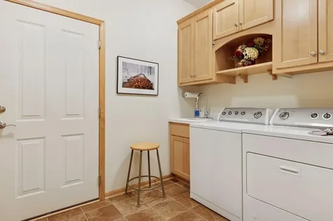 8117 Xerxes Circle Bloomington MN 55431