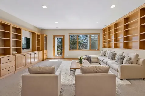8117 Xerxes Circle Bloomington MN 55431