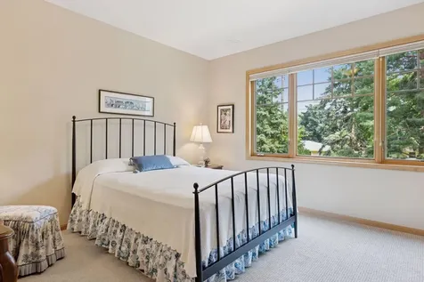 8117 Xerxes Circle Bloomington MN 55431