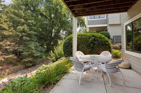 8117 Xerxes Circle Bloomington MN 55431