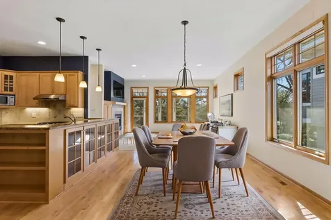 8117 Xerxes Circle Bloomington MN 55431