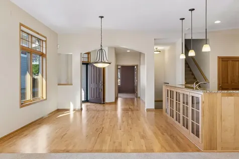 8117 Xerxes Circle Bloomington MN 55431