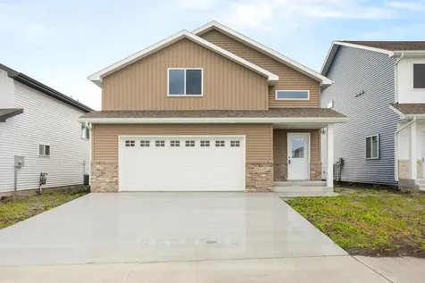 2623 38 Avenue S Moorhead MN 56560