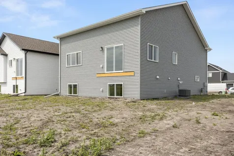 2611 38 Avenue S Moorhead MN 56560