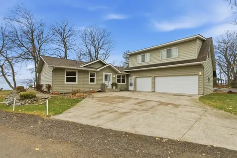 1575 White Cloud Drive S Isle MN 56342