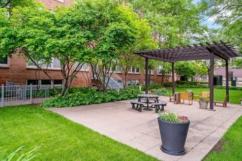 225 9th Street E Saint Paul MN 55101