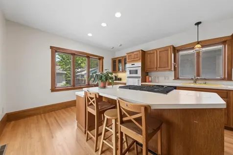1739 Palace Avenue Saint Paul MN 55105