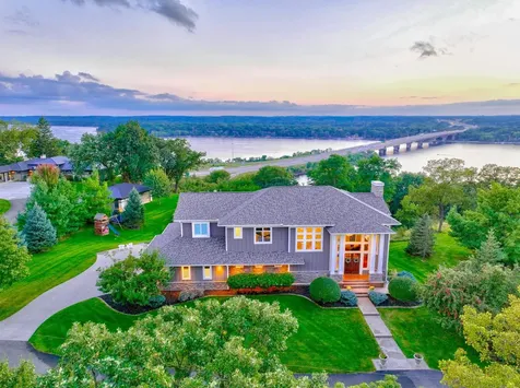 19 Birkmose Park Lane Hudson WI 54016