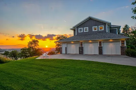 19 Birkmose Park Lane Hudson WI 54016