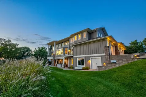 19 Birkmose Park Lane Hudson WI 54016