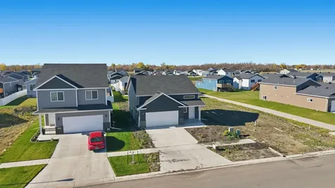 6713 Samuel Drive Horace ND 58047