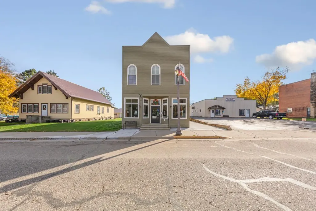 305 Main Street Henderson MN 56044