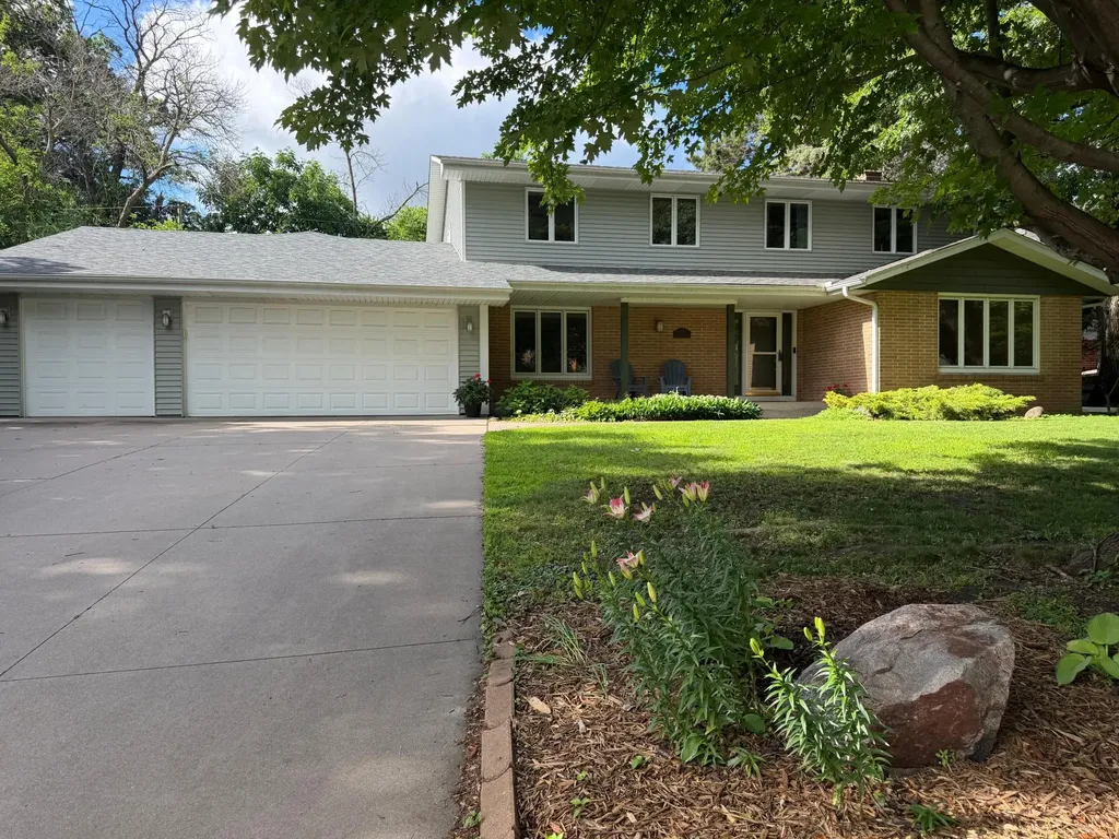 8817 Westmoreland Lane Saint Louis Park MN 55426