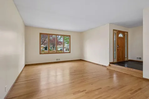 8817 Westmoreland Lane Saint Louis Park MN 55426