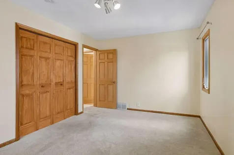 8817 Westmoreland Lane Saint Louis Park MN 55426