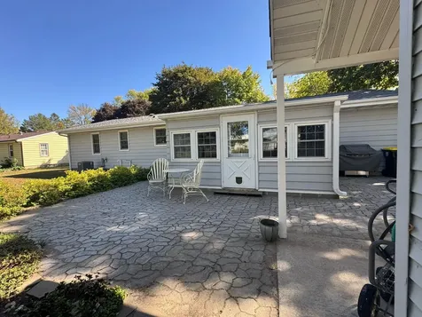 1960 Cottonwood Lake Drive Windom MN 56101