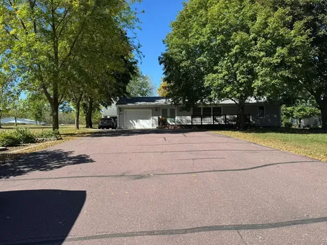 1960 Cottonwood Lake Drive Windom MN 56101