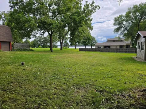 1795 50th Avenue NE Willmar MN 56201