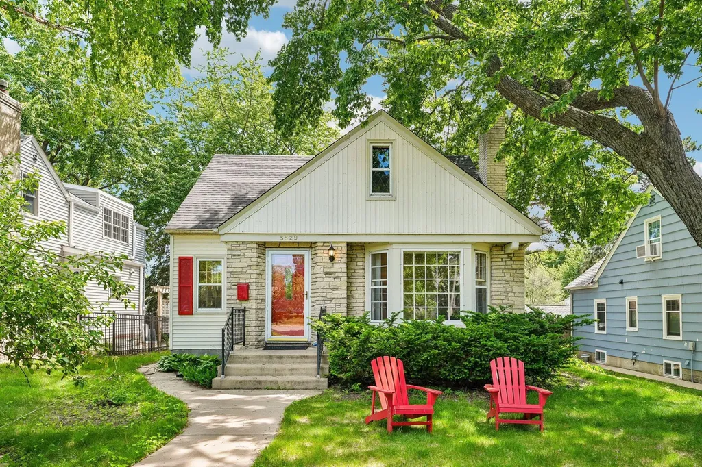 5529 Queen Avenue S Minneapolis MN 55410