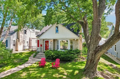 5529 Queen Avenue S Minneapolis MN 55410
