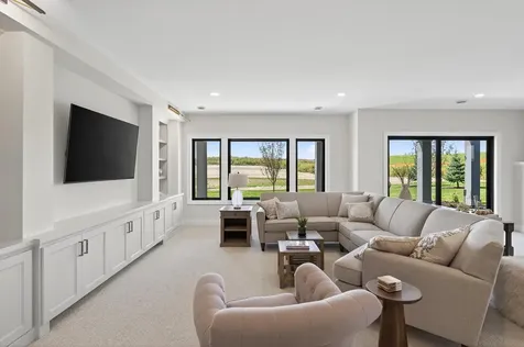 3921 White Oak Lane Chanhassen MN 55331