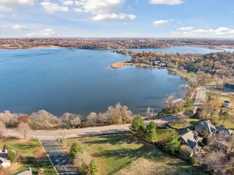3921 White Oak Lane Chanhassen MN 55331