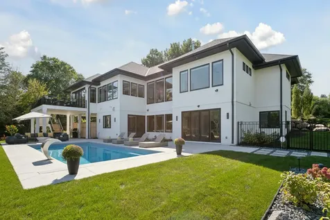 460 Indian Hill Road Chanhassen MN 55317