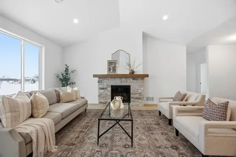 3630 Decorah Way S Fargo ND 58104