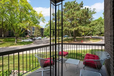 6105 Lincoln Drive Edina MN 55436
