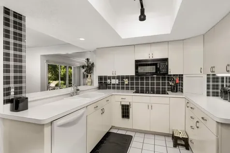 6105 Lincoln Drive Edina MN 55436