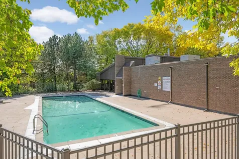 6105 Lincoln Drive Edina MN 55436