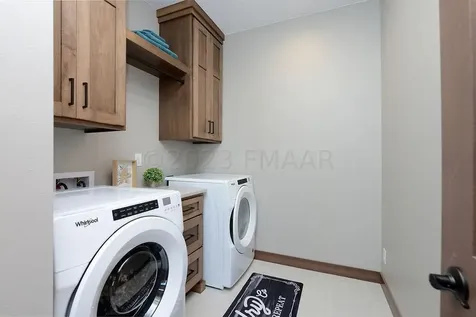 201 Emma Court Mapleton ND 58059