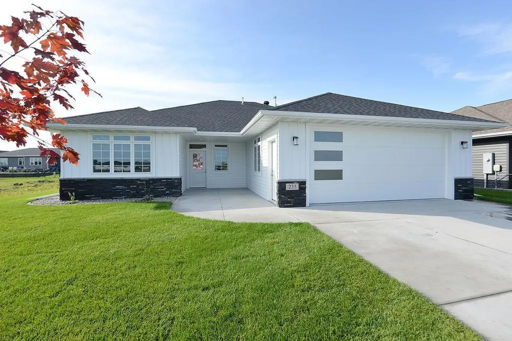 235 Emma Court Mapleton ND 58059
