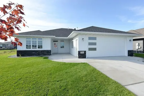 235 Emma Court Mapleton ND 58059