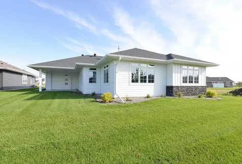 235 Emma Court Mapleton ND 58059