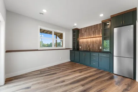 4950 Parkside Circle Eagan MN 55123